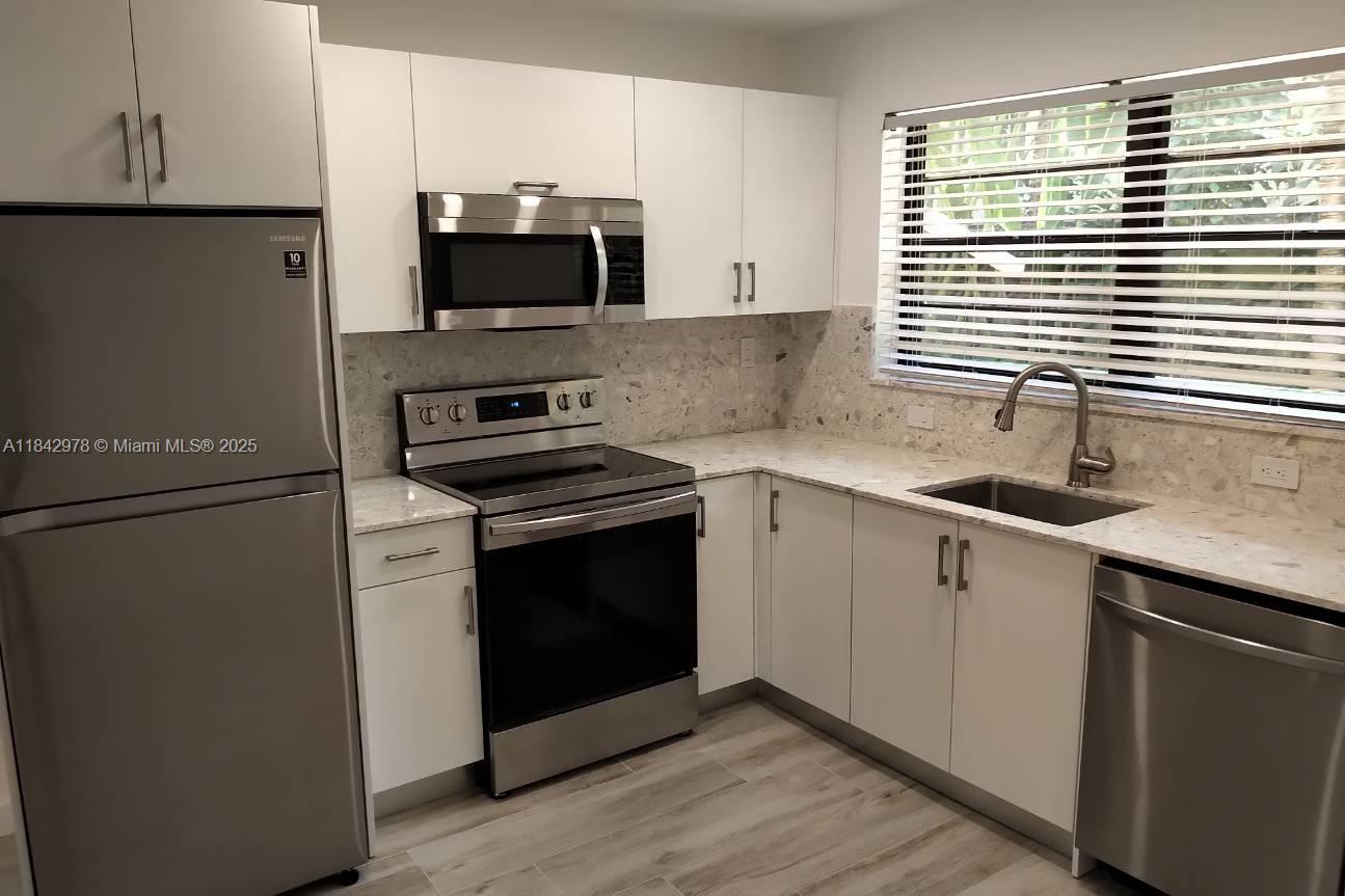 846 Lenox Ave #209