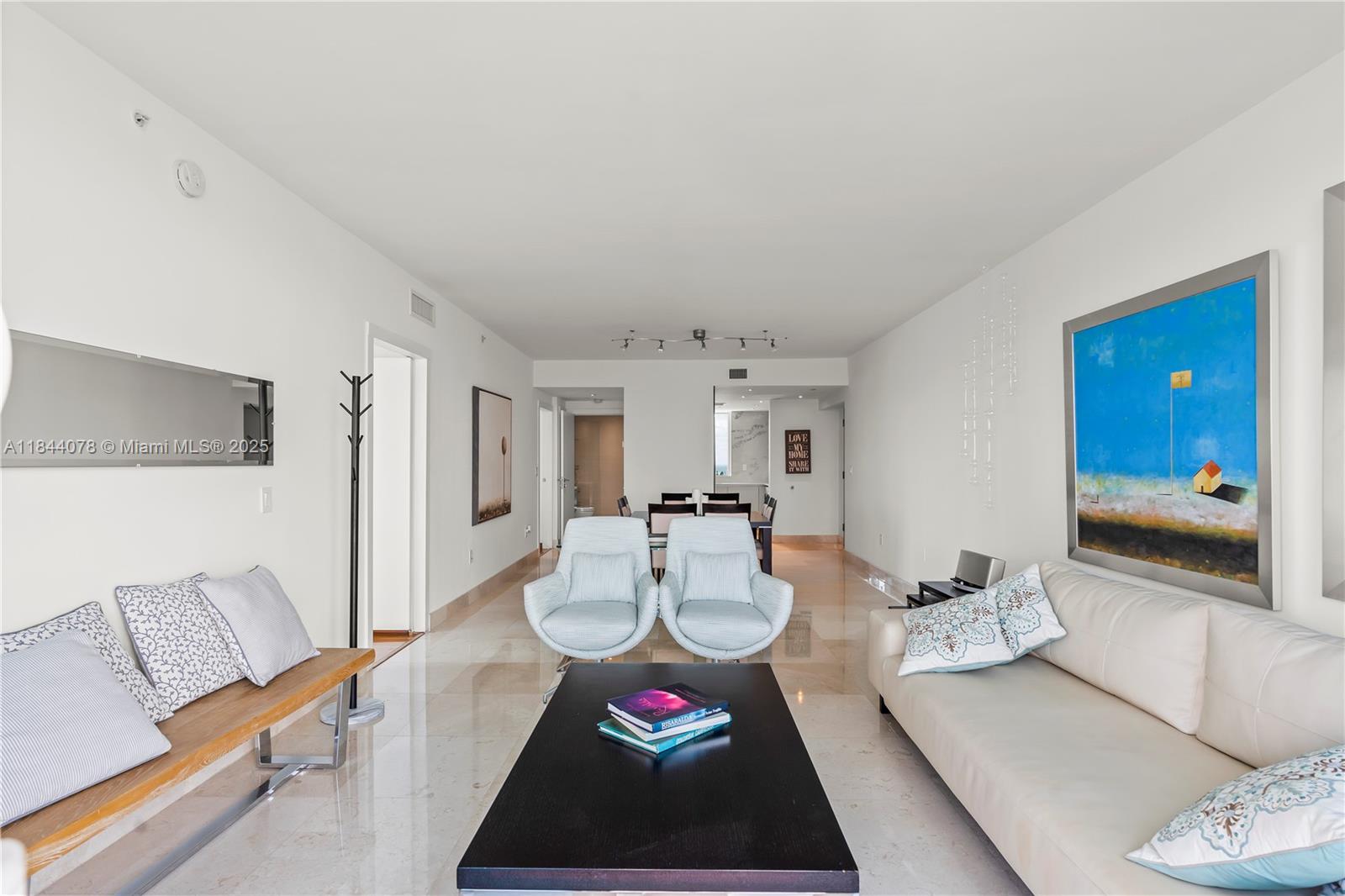 image The Bentley Bay17