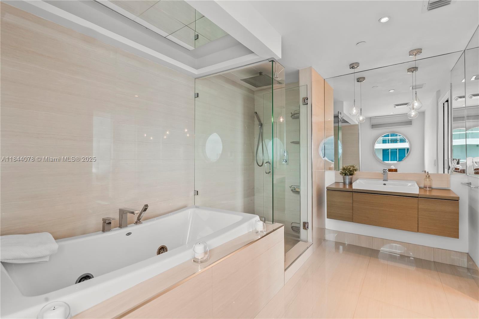 image The Bentley Bay28