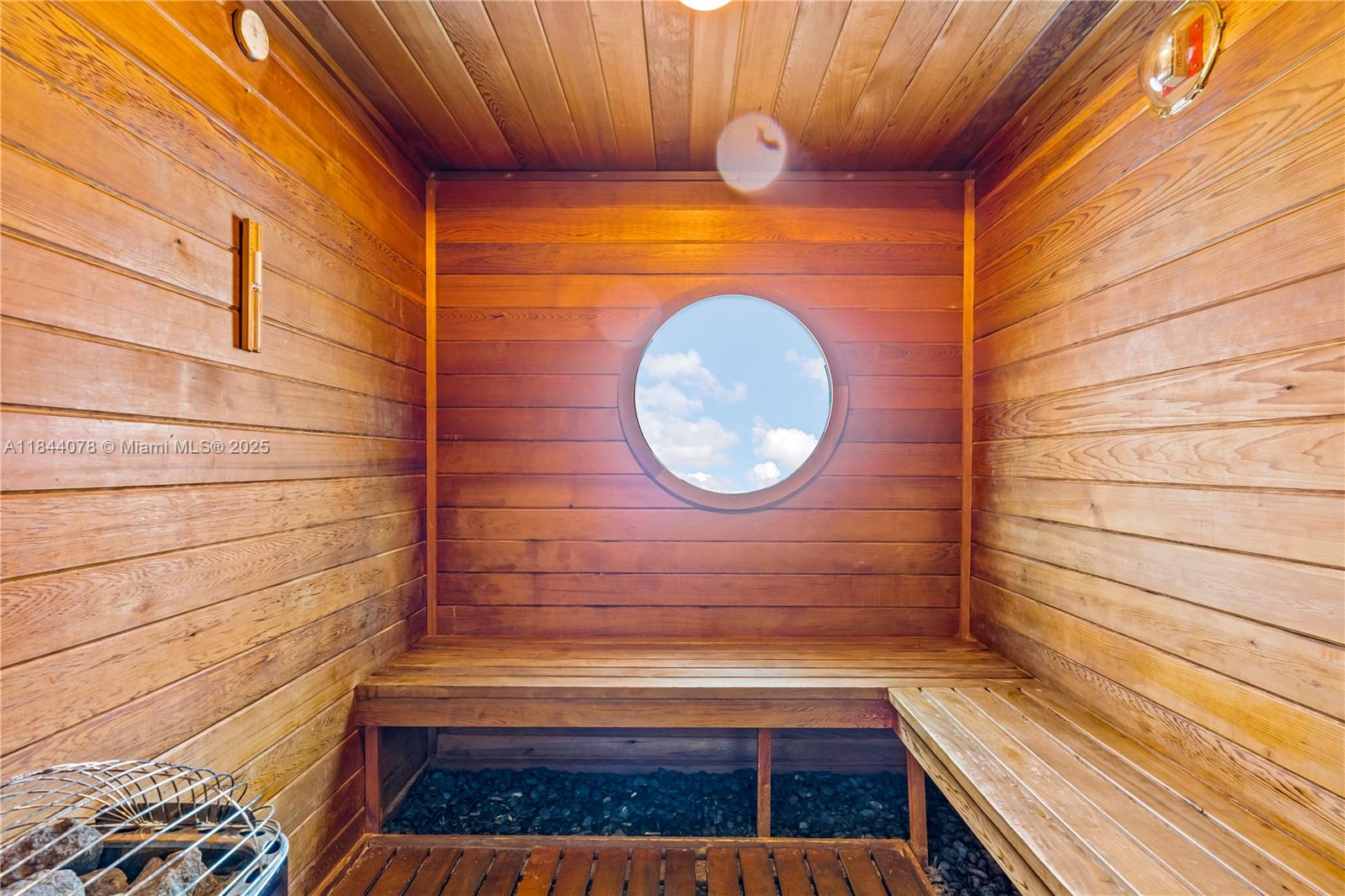 image The Bentley Bay45