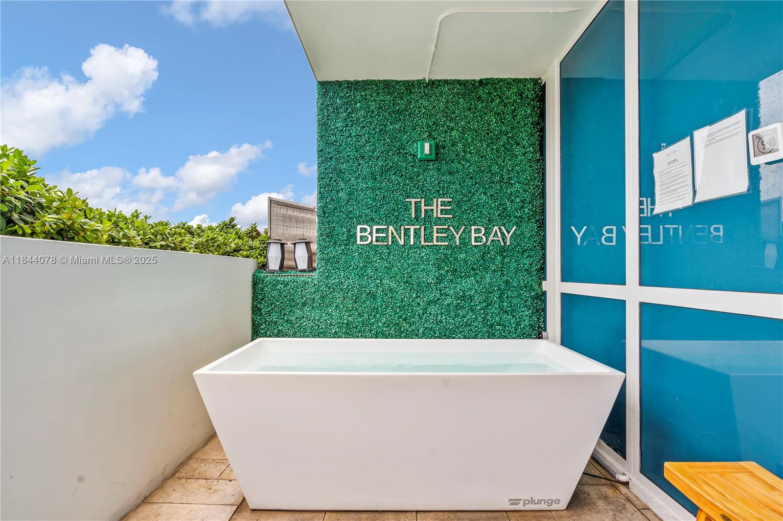image The Bentley Bay46