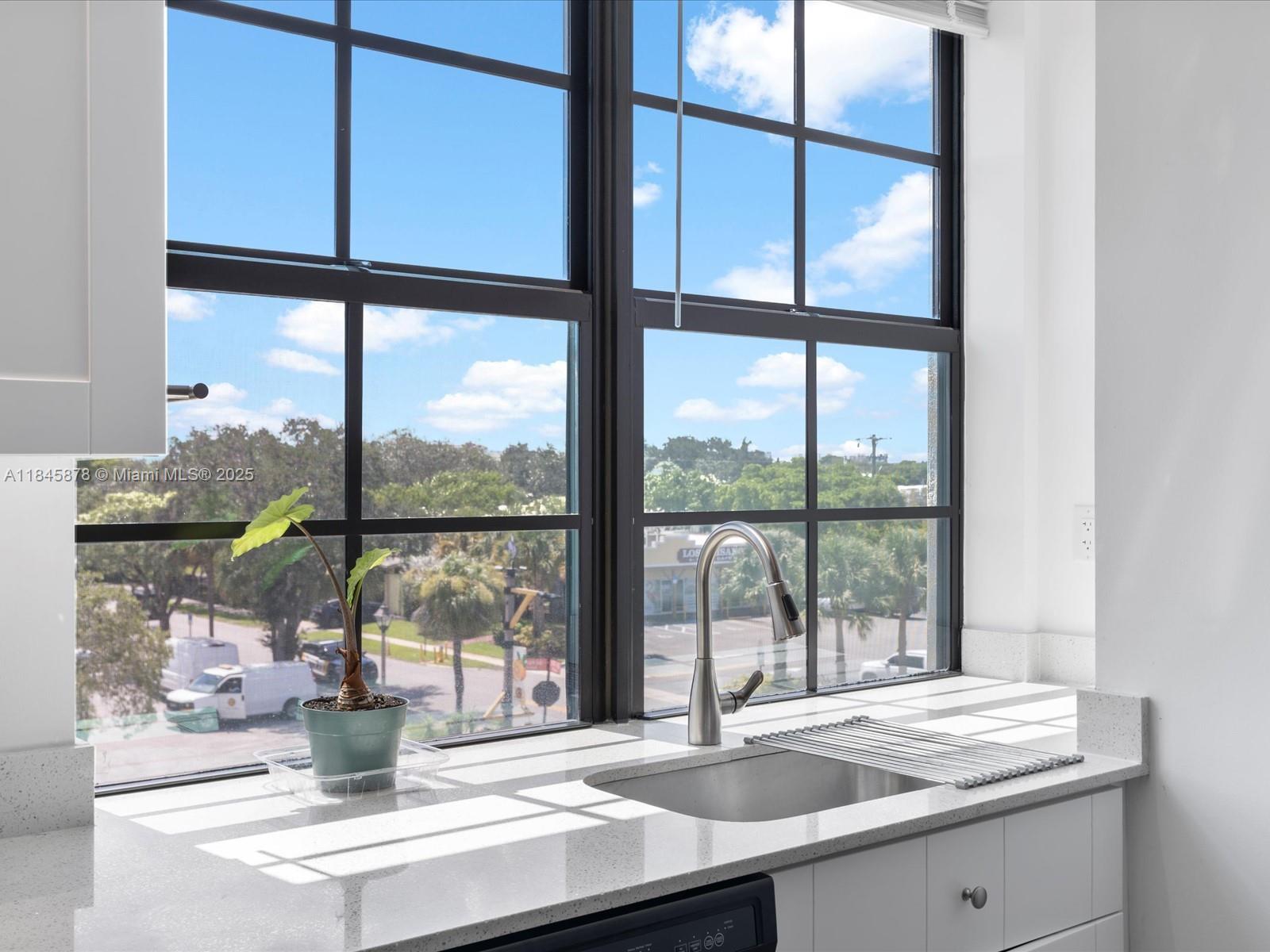 4100 SW 64th Ave #301 Davie, FL 33314