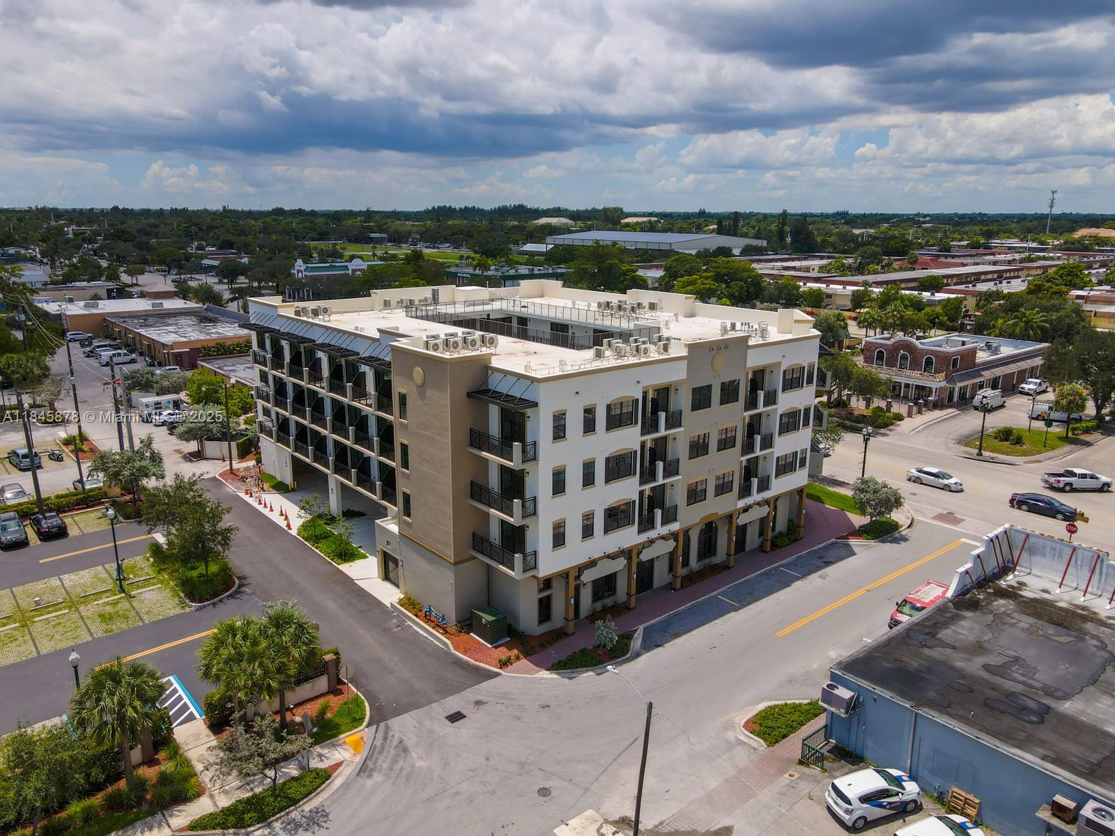 4100 SW 64th Ave #301 Davie, FL 33314