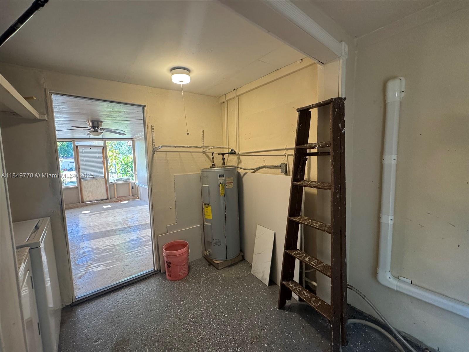 6650 Douglas St Hollywood, FL 33024