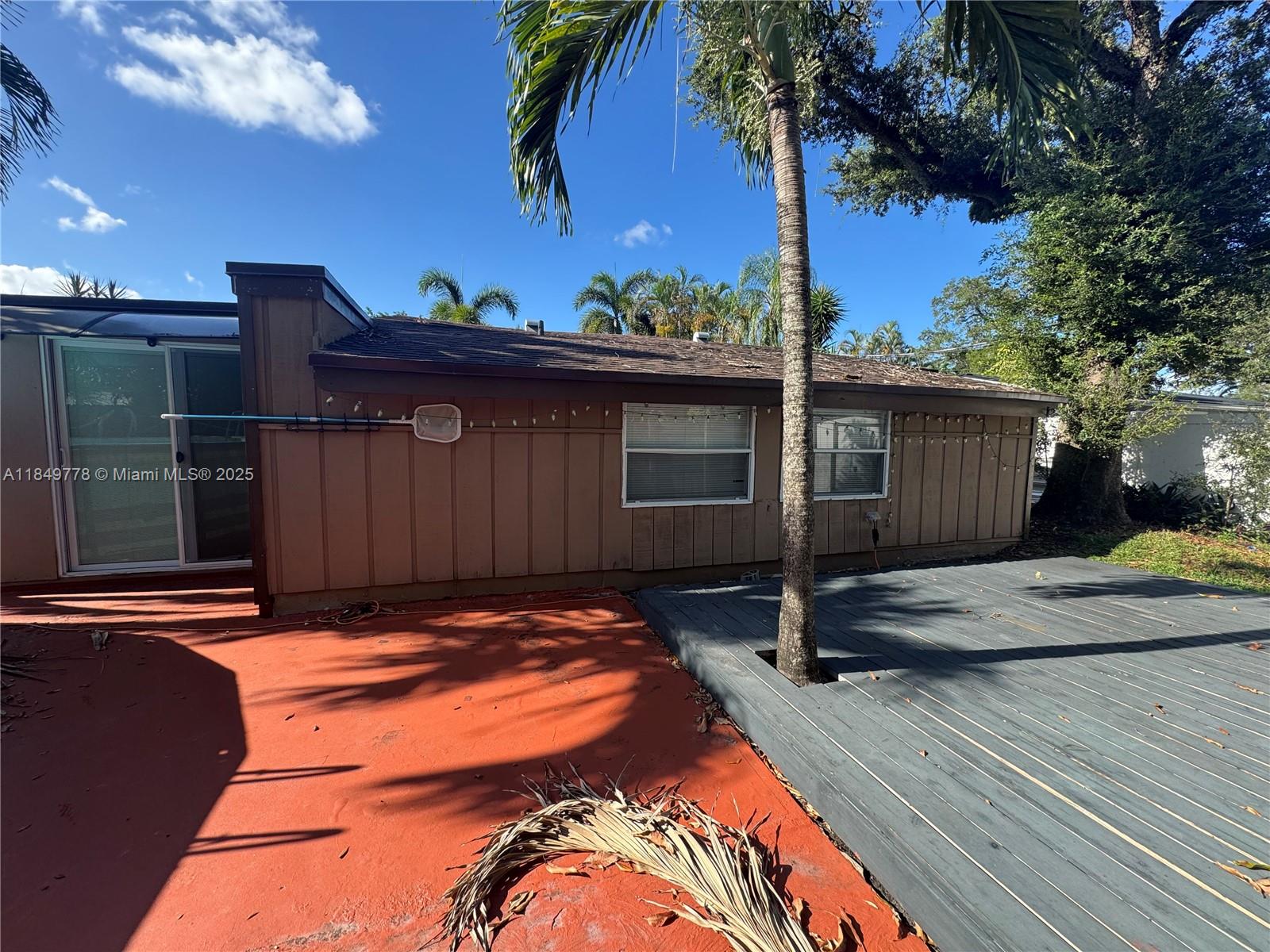 6650 Douglas St Hollywood, FL 33024