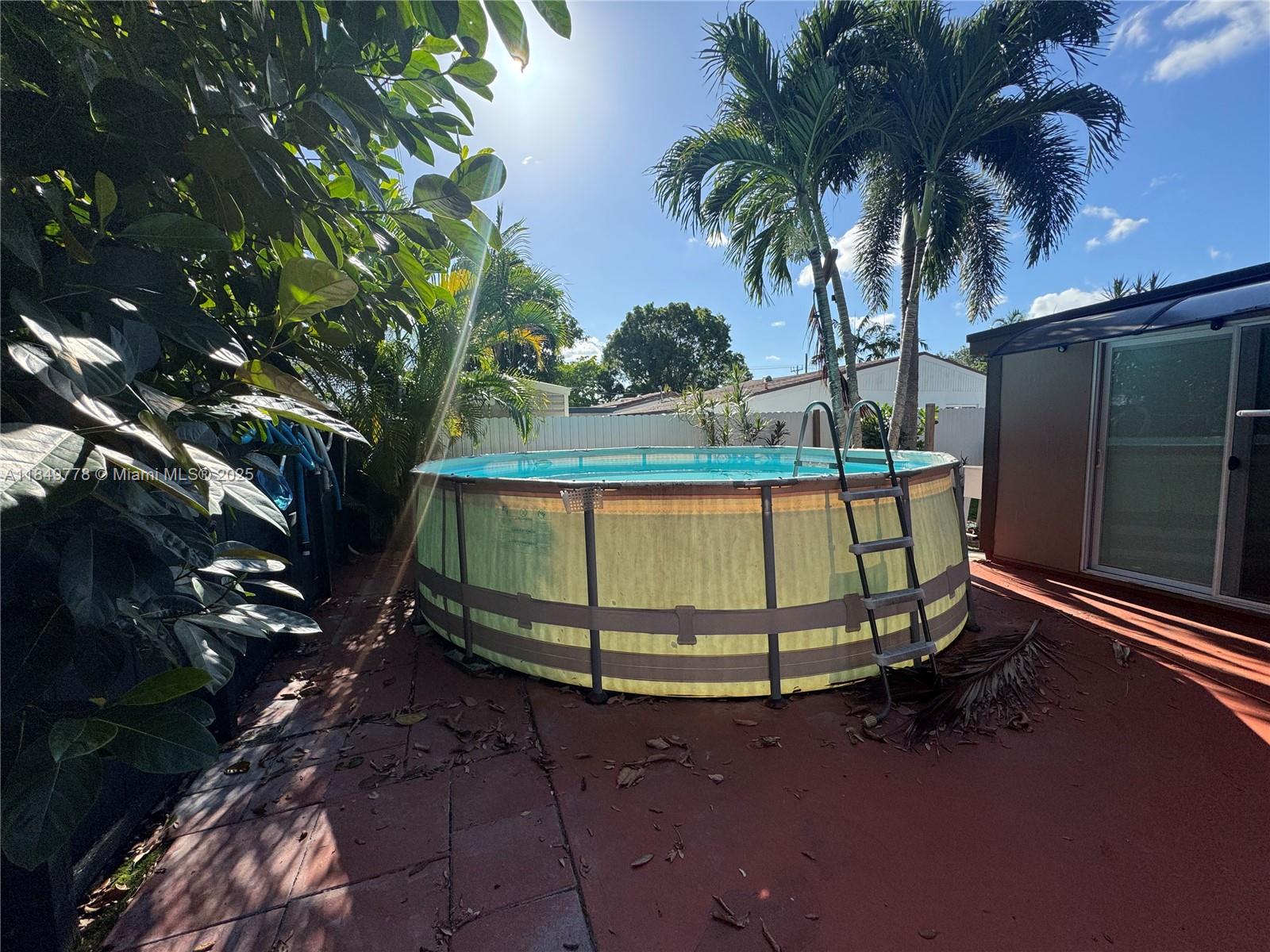 6650 Douglas St Hollywood, FL 33024