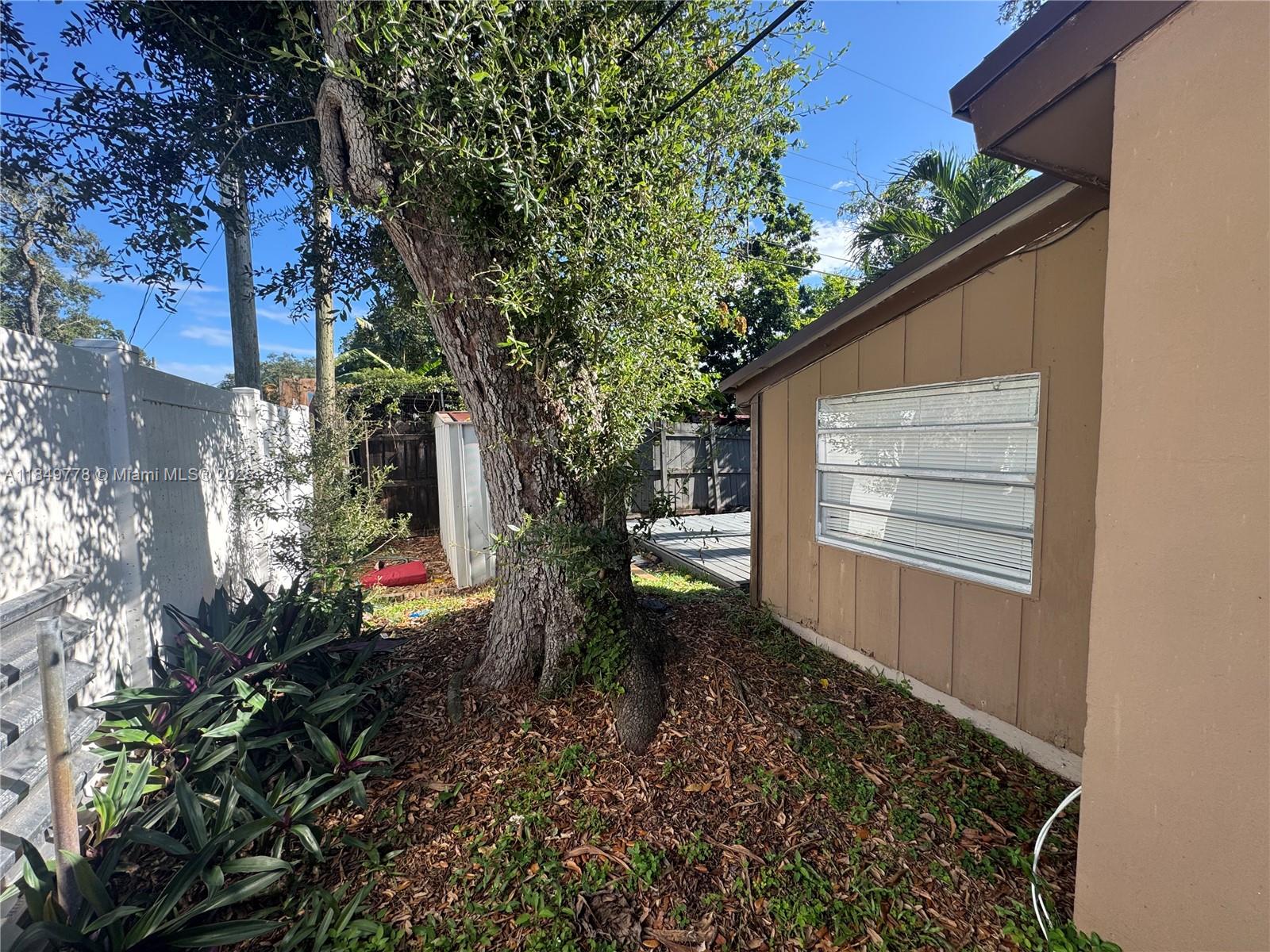 6650 Douglas St Hollywood, FL 33024