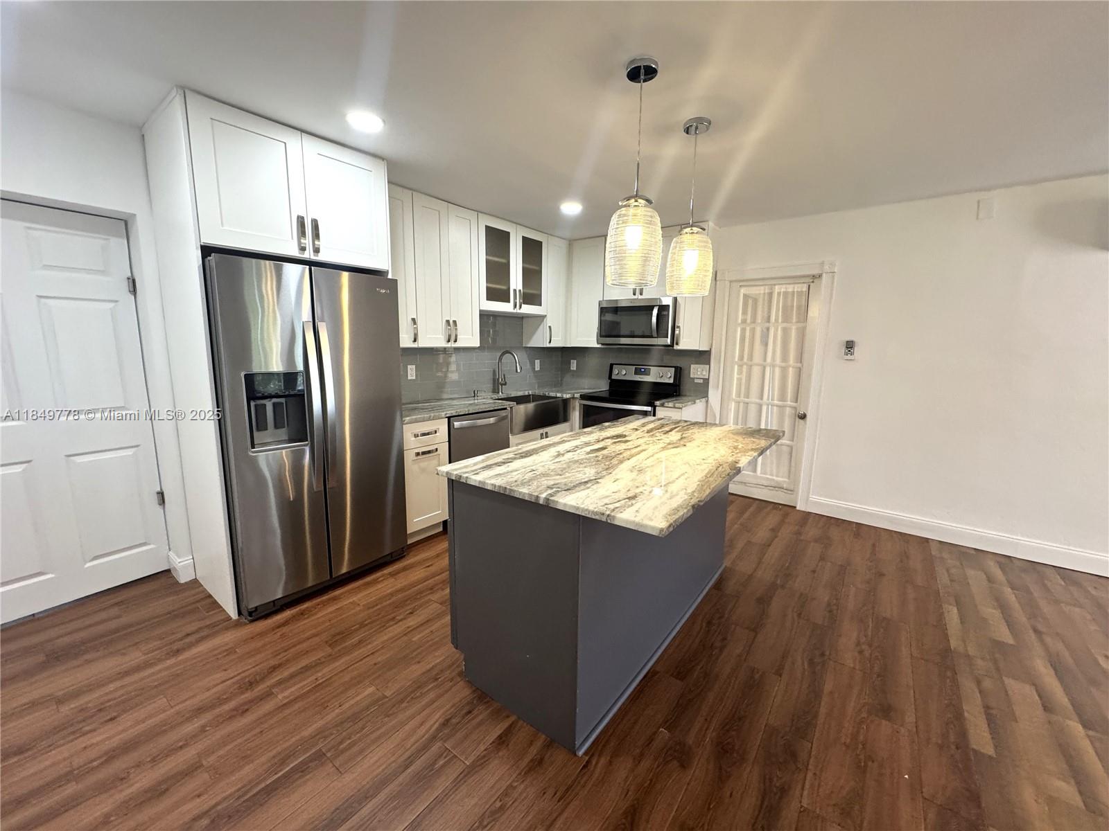 6650 Douglas St Hollywood, FL 33024