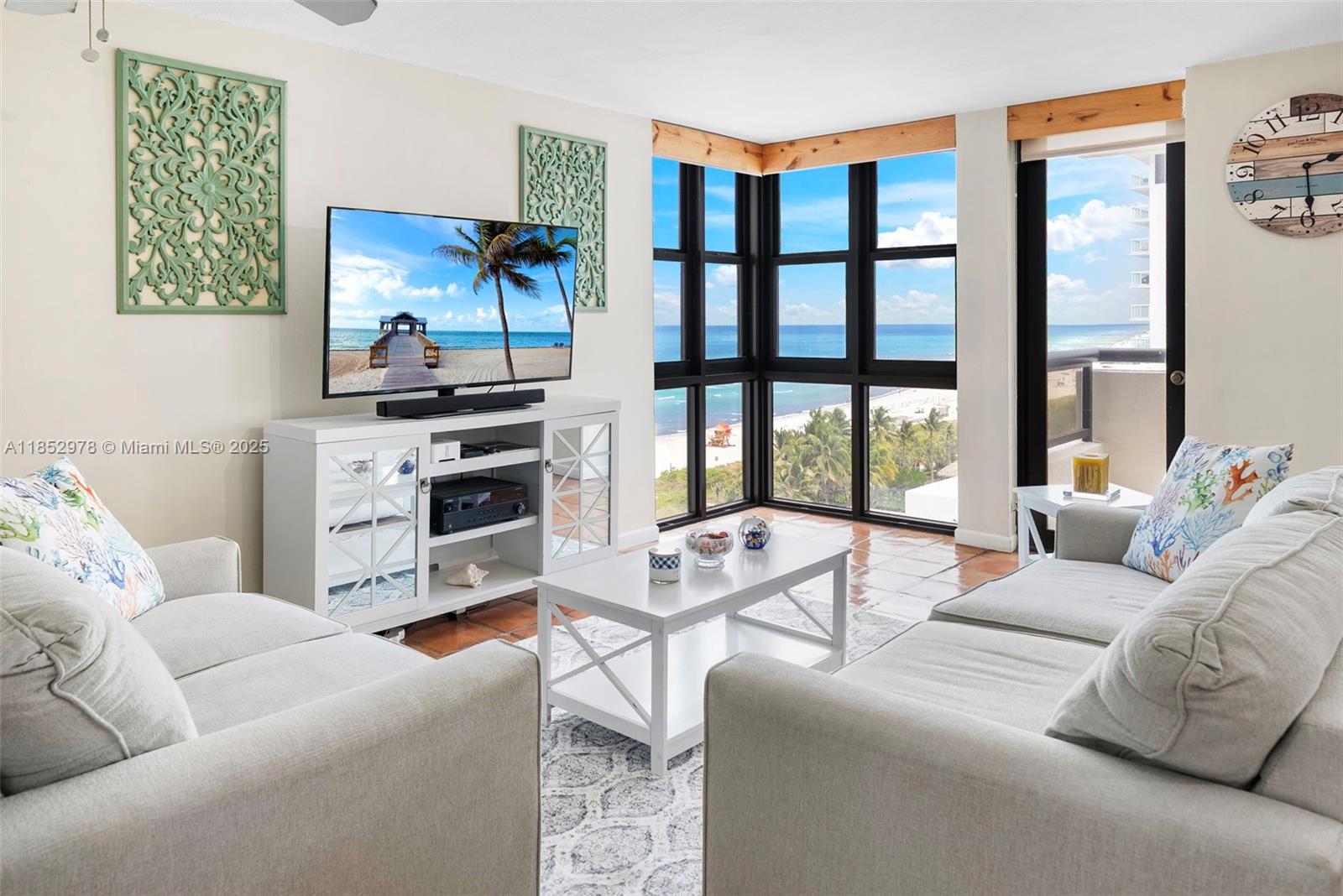 2555 Collins Ave #1414