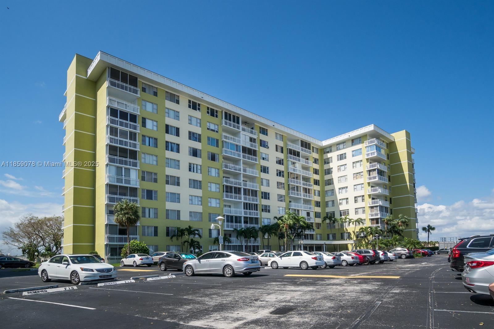 4400 Hillcrest Dr #520C