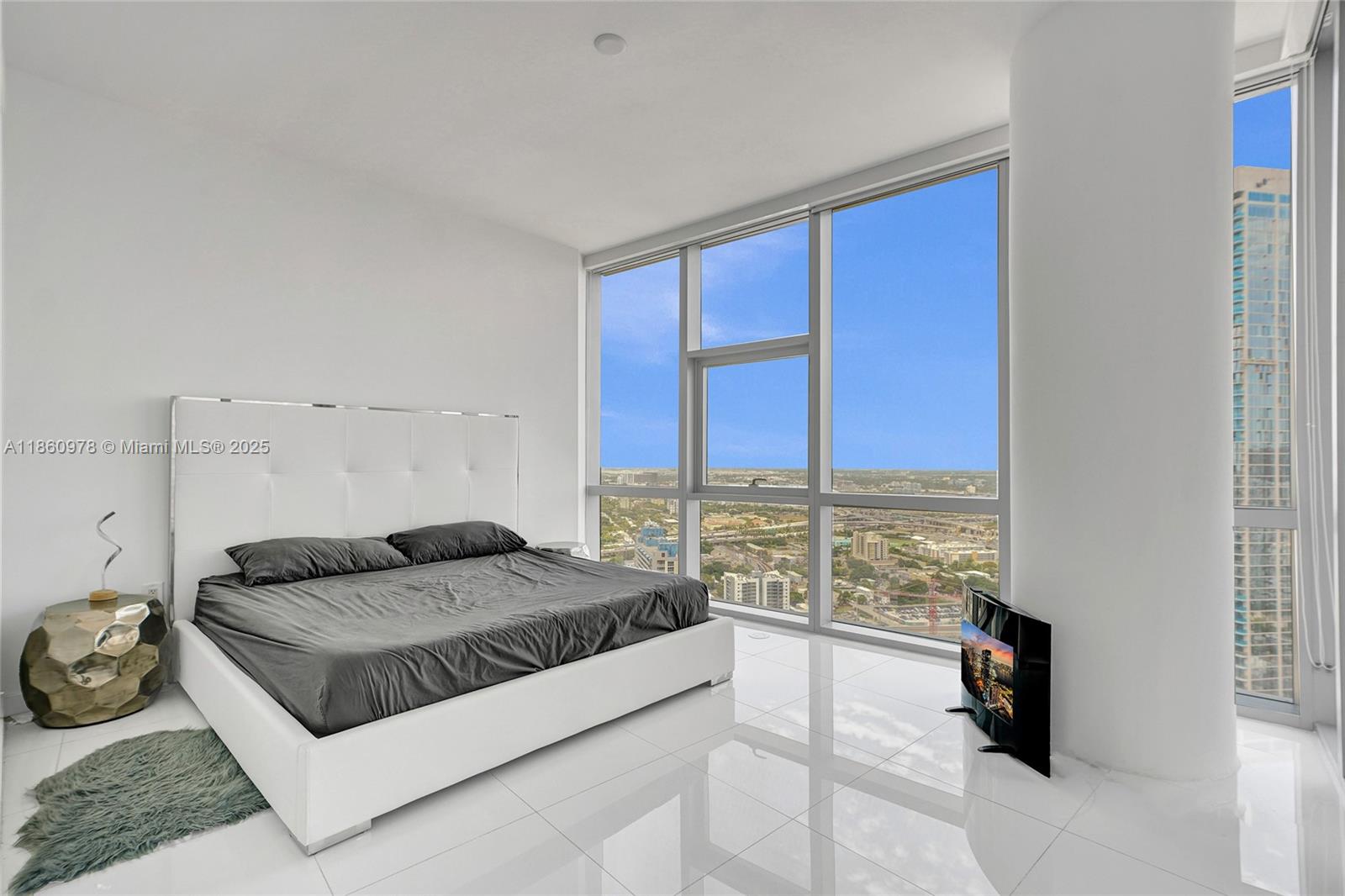 image Paramount Miami Worldcent22