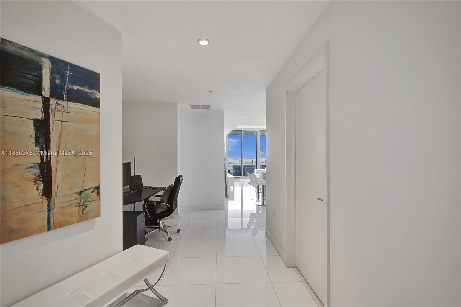 image Paramount Miami Worldcent2