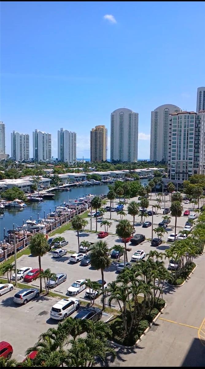 400 NE Kings Pt Dr #831
