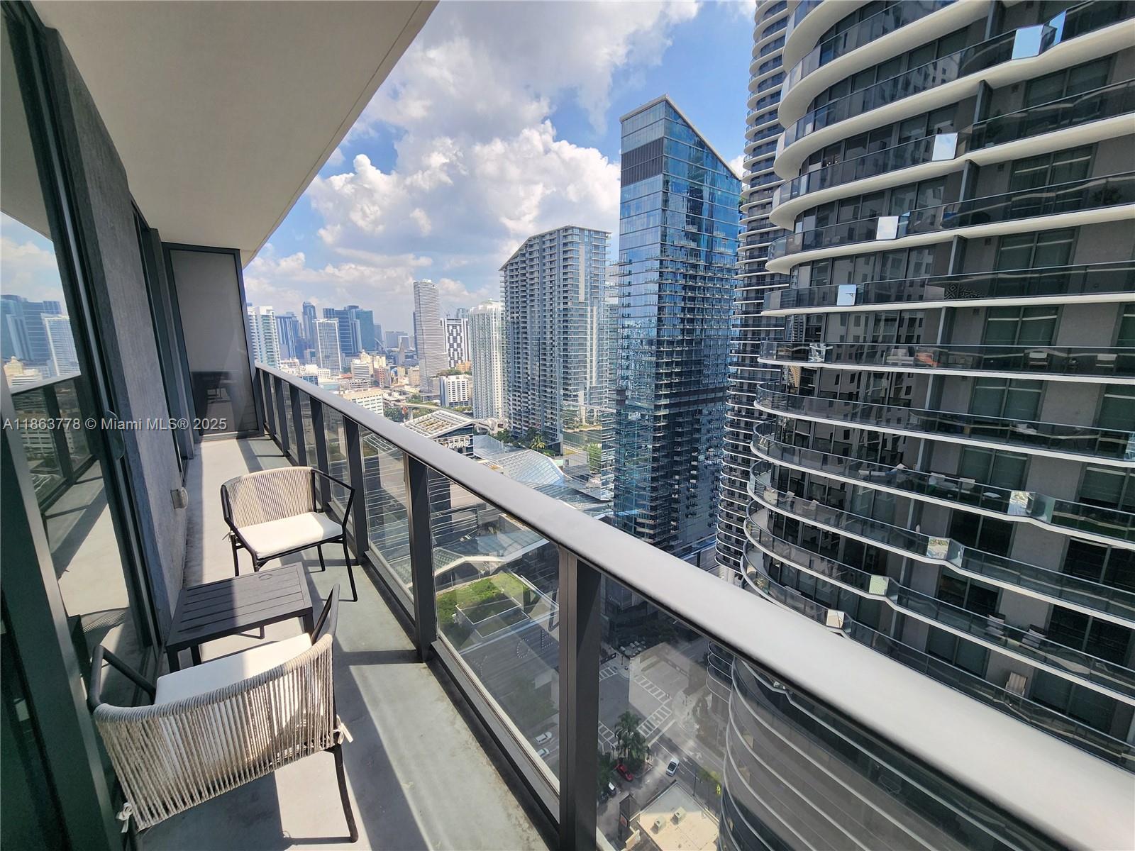 55 SW 9th St #3202