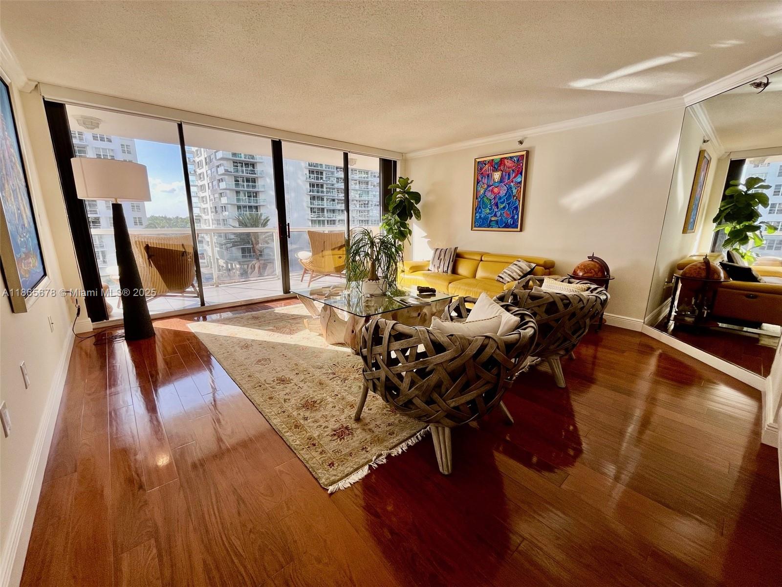 5757 Collins Ave #602