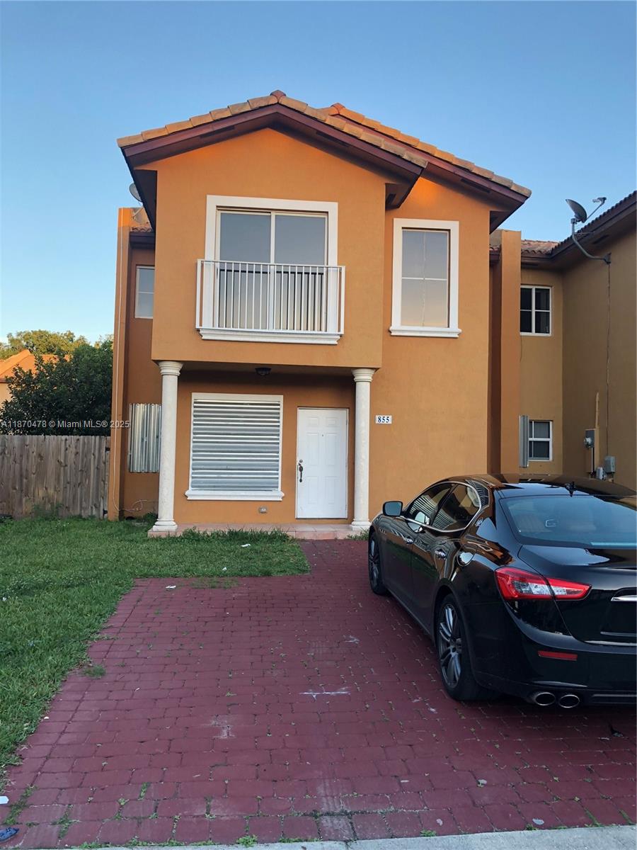 855 SW 6th Ct