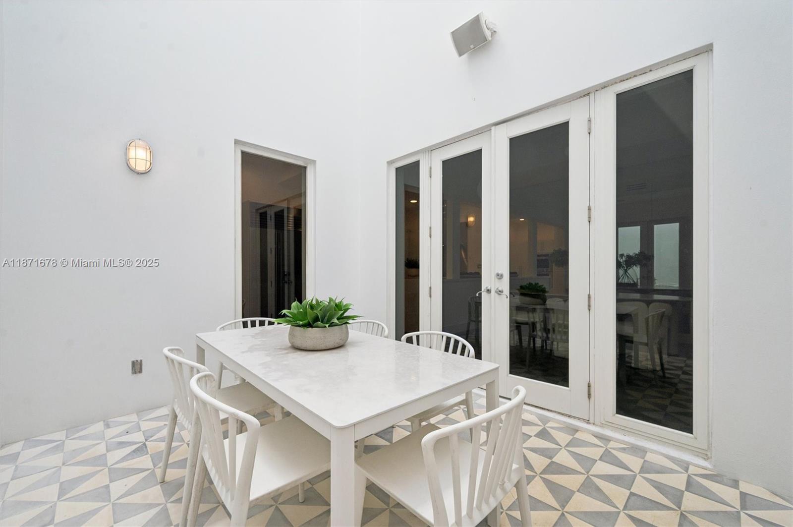 211 Water Way Miami Beach, FL 33141