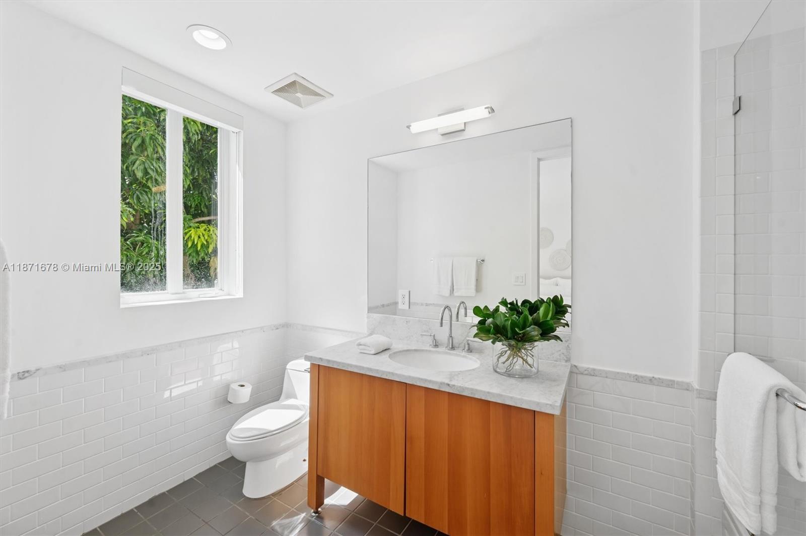 211 Water Way Miami Beach, FL 33141