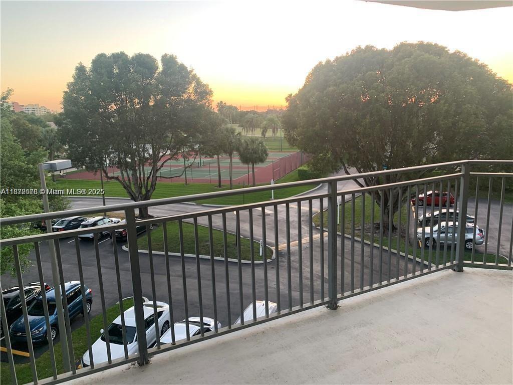 16171 Blatt Blvd #413 Weston, FL 33326