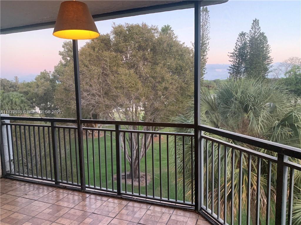 16171 Blatt Blvd #413 Weston, FL 33326