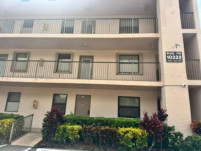 10332 Sunrise Lks Blvd #106