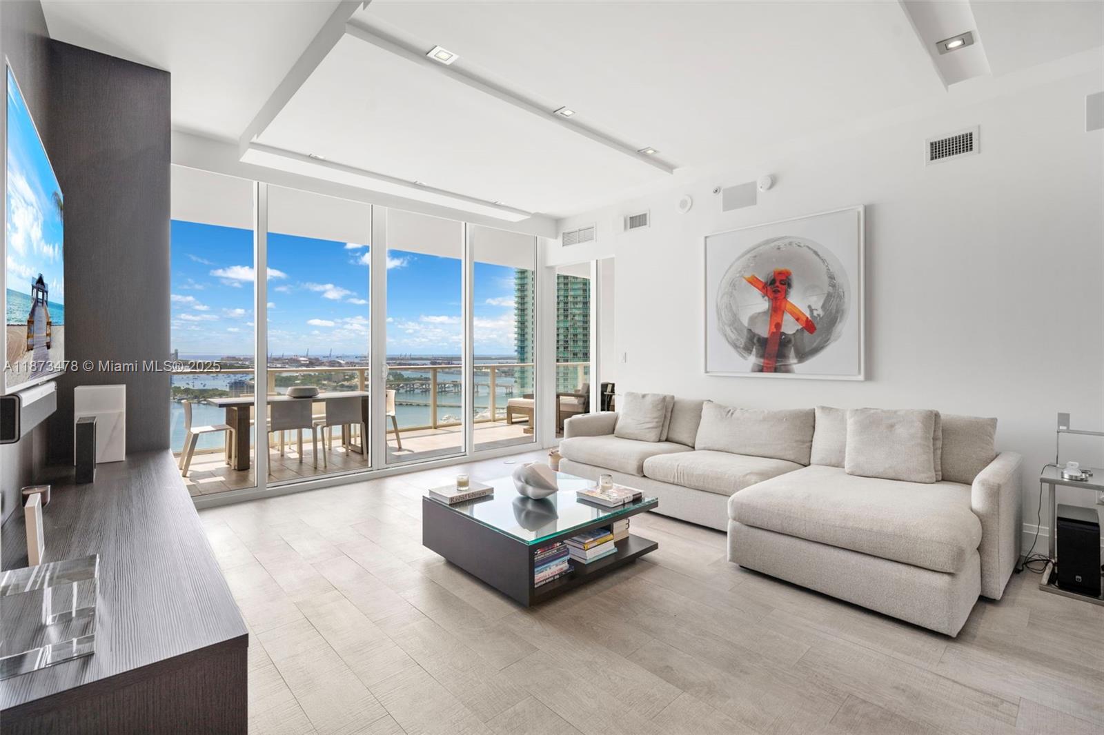 image Paramount Bay Condo2