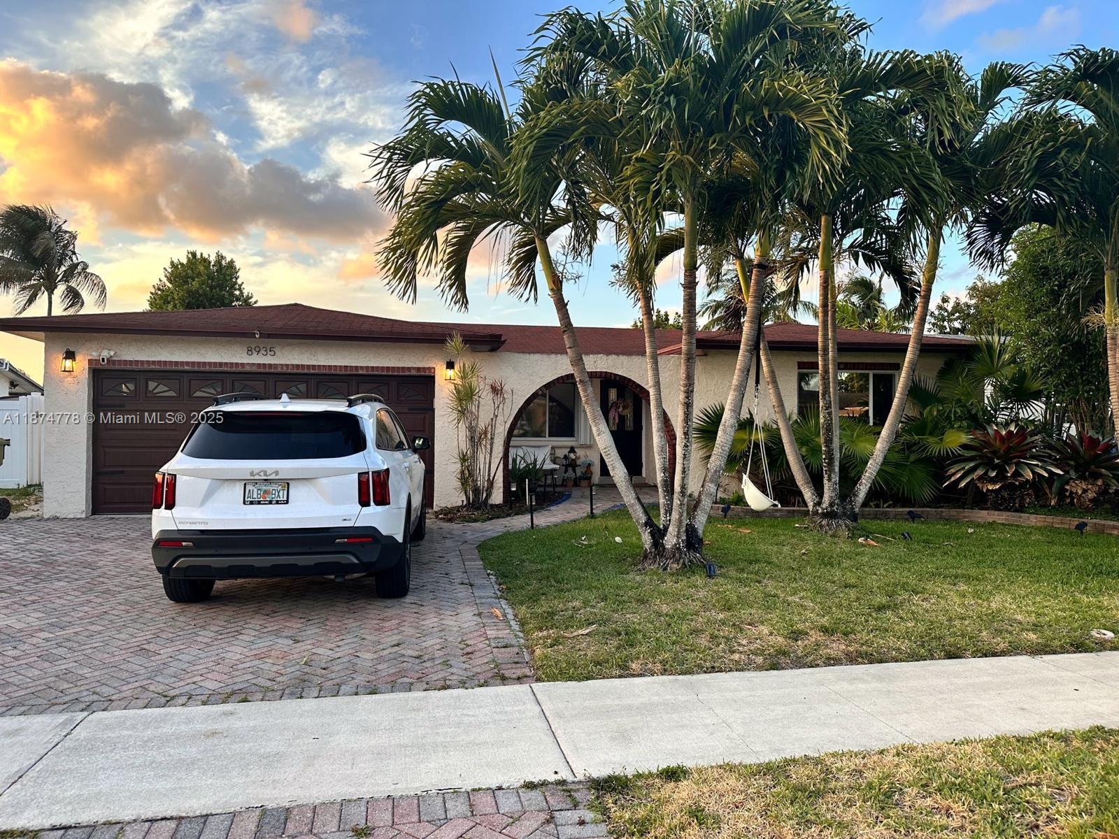 8935 NW 11th St