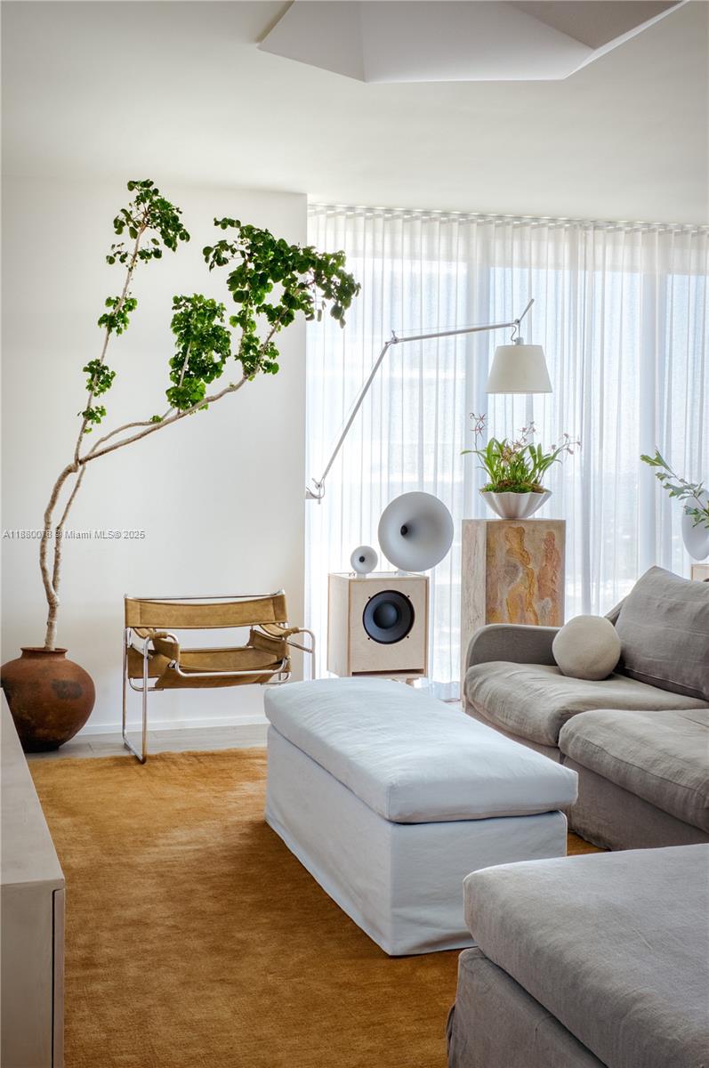 121 NE 34th St #2408 Miami, FL 33137 121 NE 34th St #2408 Miami, FL 33137
