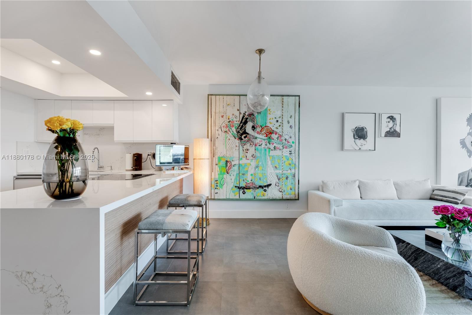 20 Island Ave #702 Miami Beach, FL 33139 20 Island Ave #702 Miami Beach, FL 33139