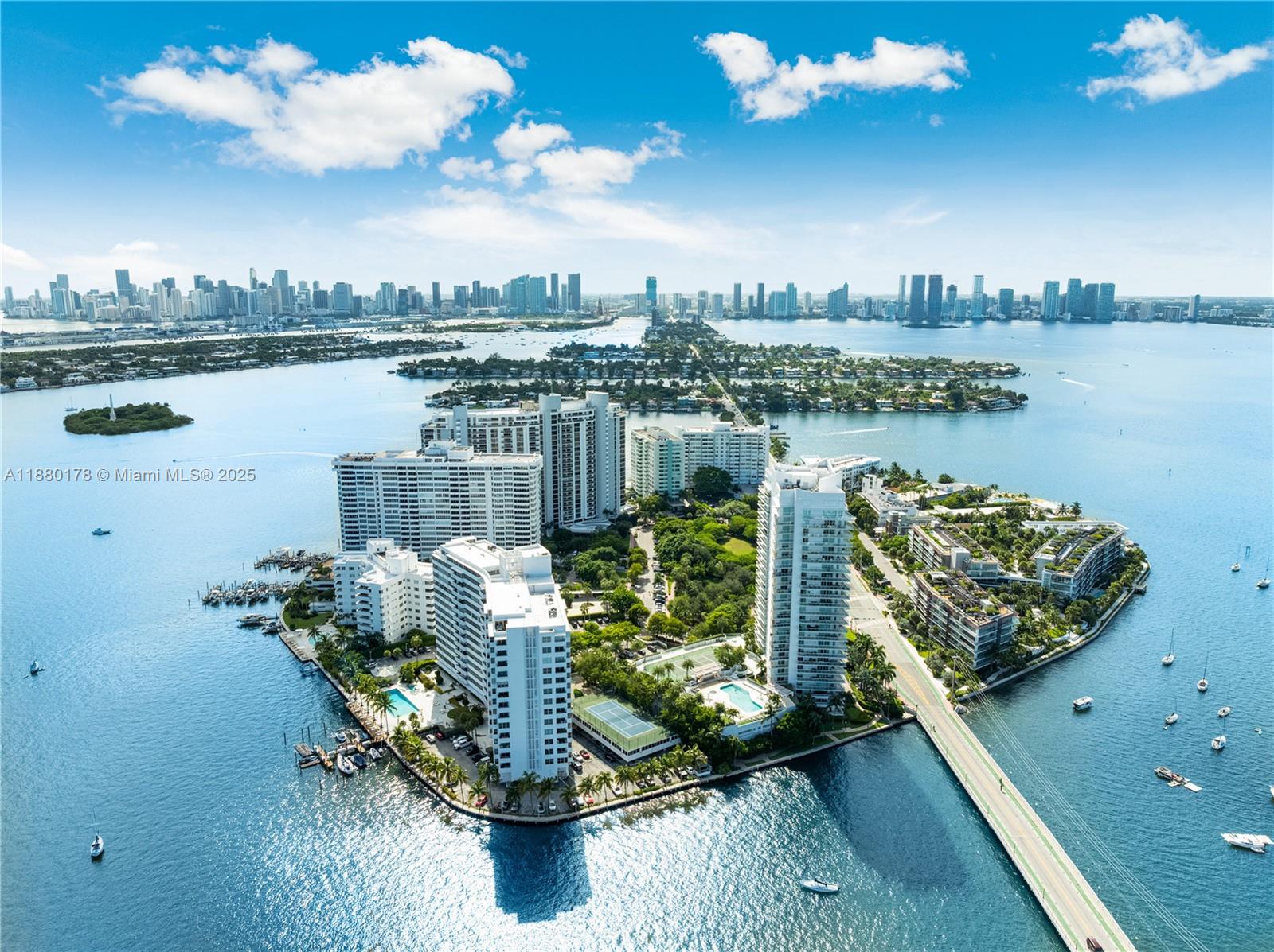 20 Island Ave #702 Miami Beach, FL 33139 20 Island Ave #702 Miami Beach, FL 33139