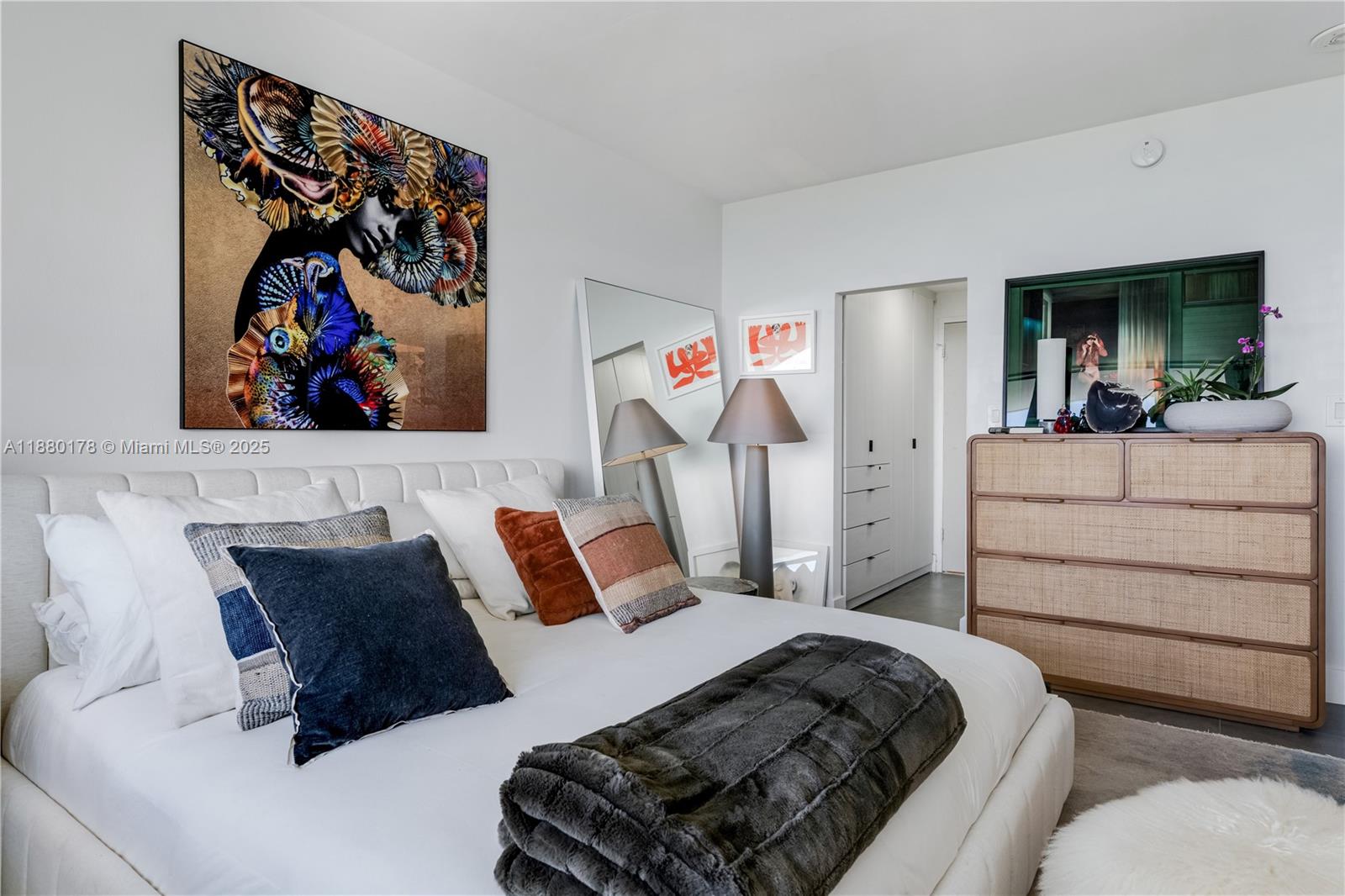 20 Island Ave #702 Miami Beach, FL 33139 20 Island Ave #702 Miami Beach, FL 33139