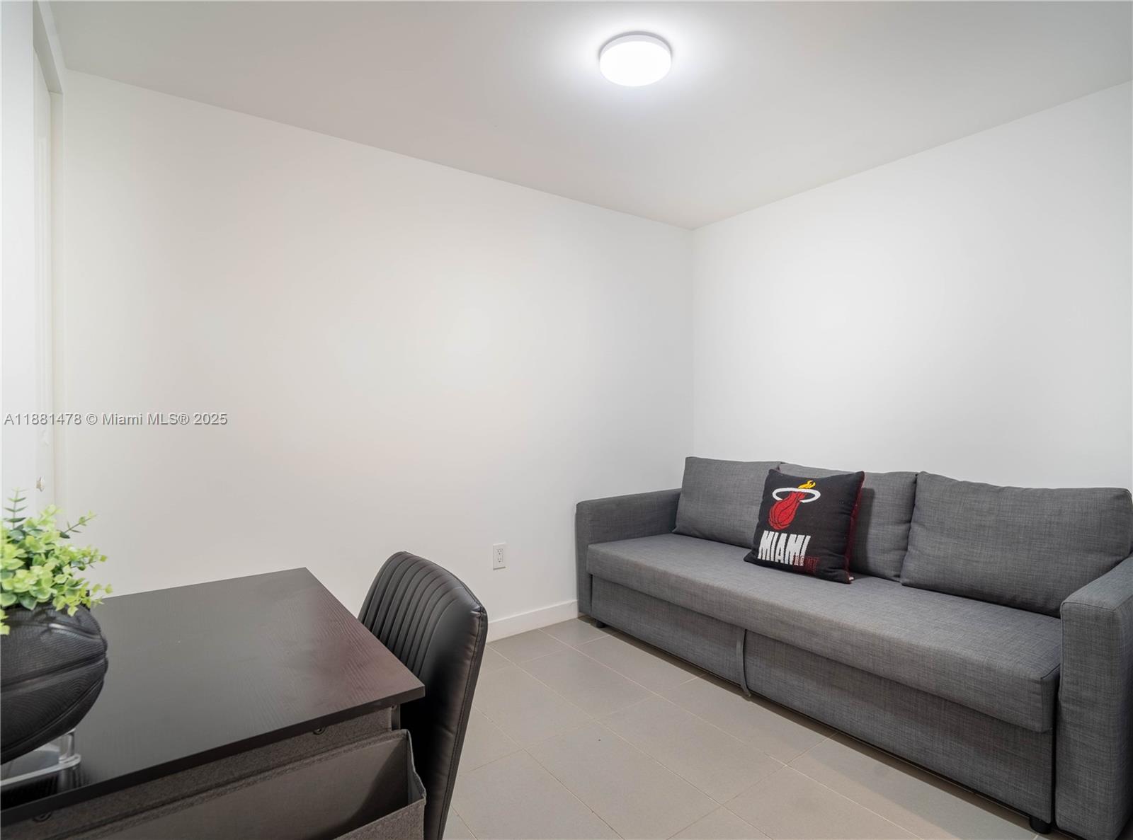 image Canvas Condo10