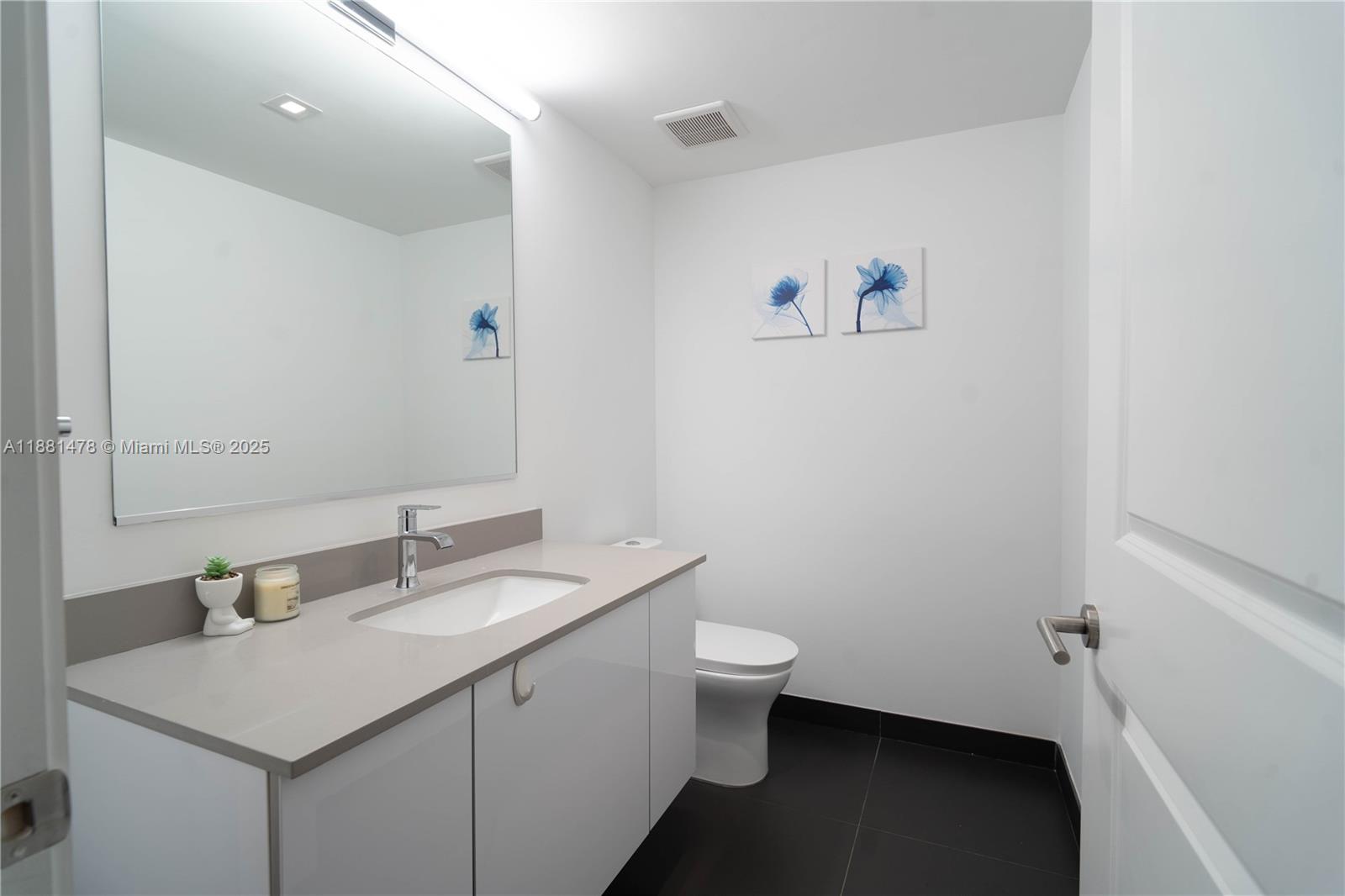 image Canvas Condo11