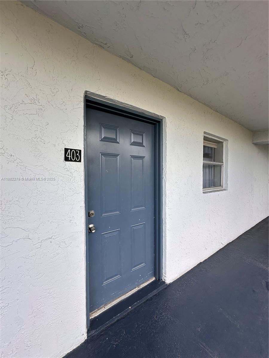 2800 Somerset Dr #403J