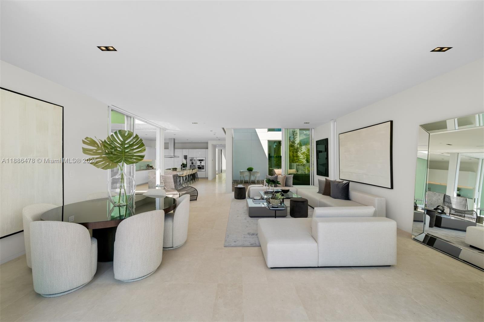 1011 W 48th St #8 Miami Beach, FL 33140 1011 W 48th St #8 Miami Beach, FL 33140