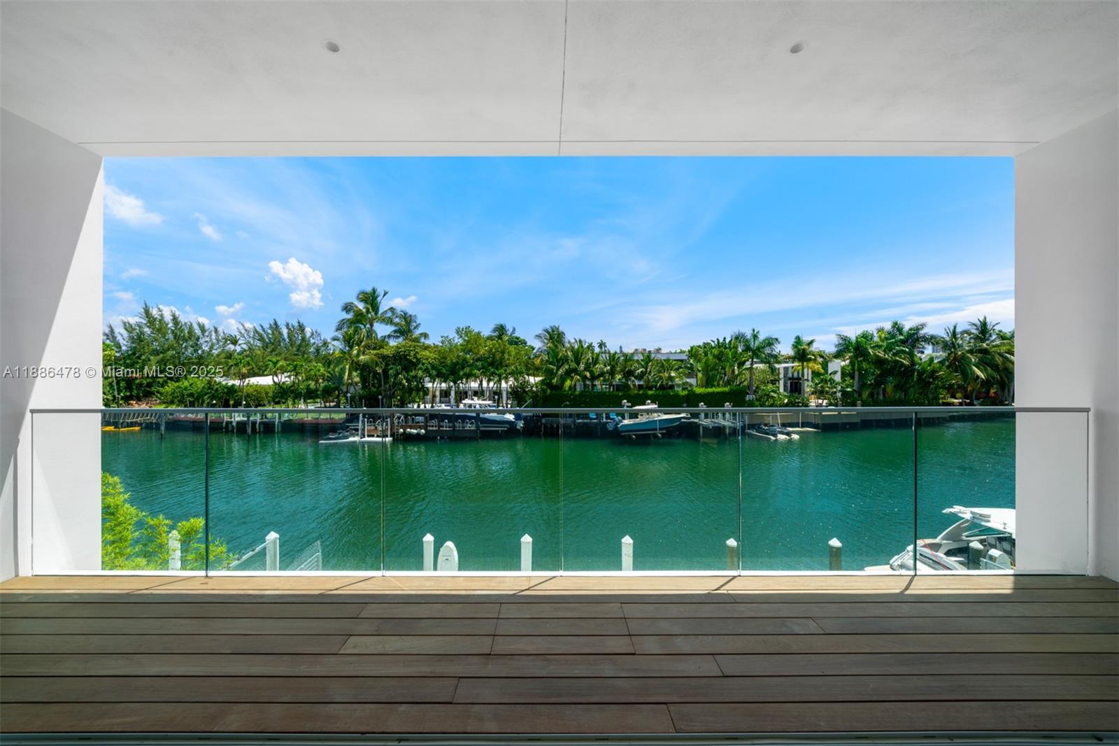 1011 W 48th St #8 Miami Beach, FL 33140 1011 W 48th St #8 Miami Beach, FL 33140