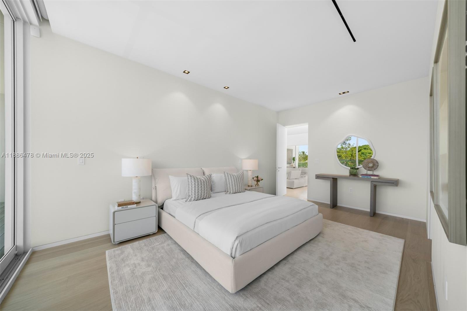 1011 W 48th St #8 Miami Beach, FL 33140 1011 W 48th St #8 Miami Beach, FL 33140