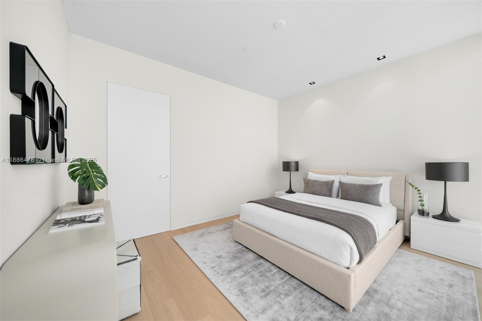 1011 W 48th St #8 Miami Beach, FL 33140 1011 W 48th St #8 Miami Beach, FL 33140