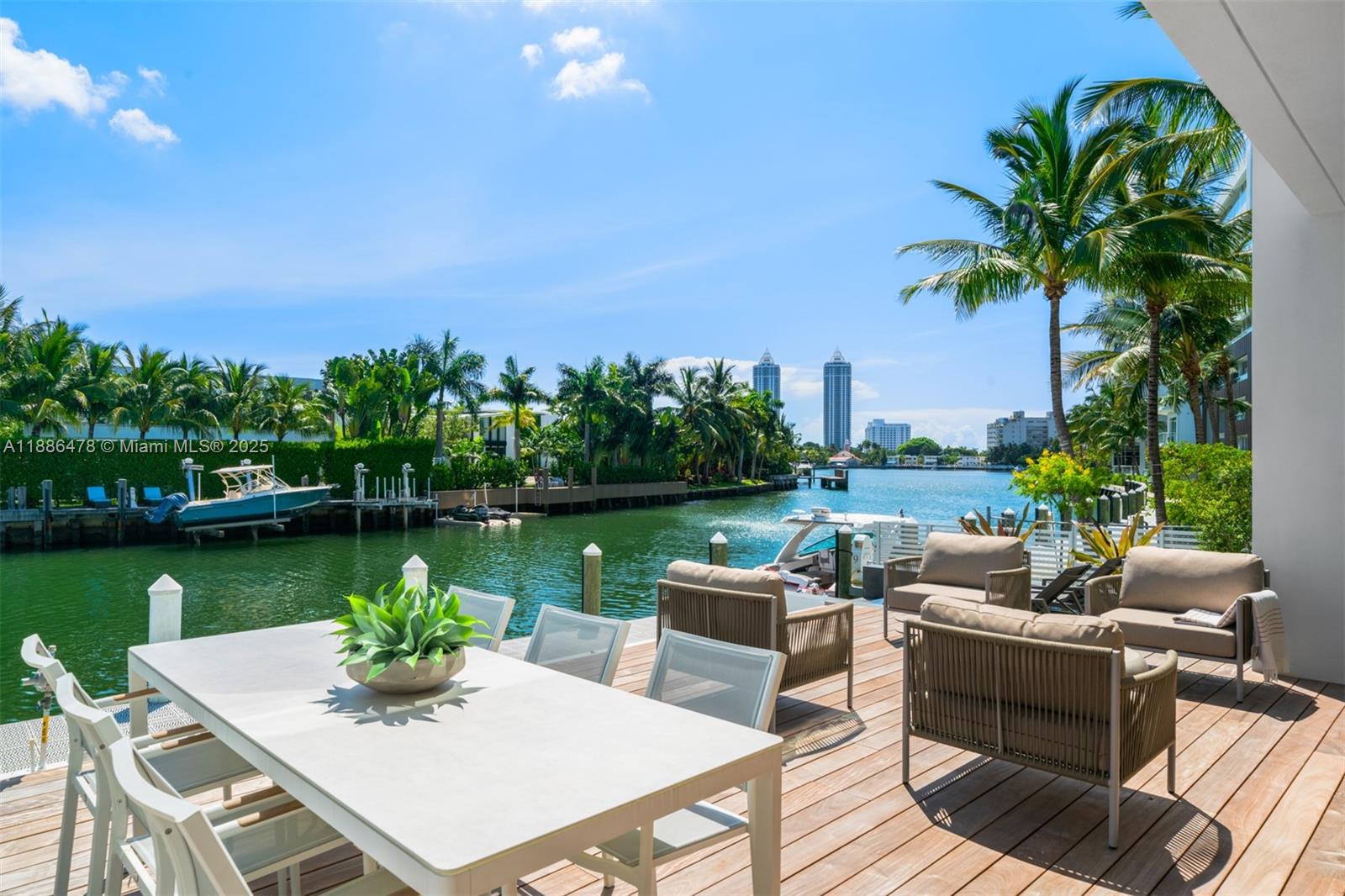 1011 W 48th St #8 Miami Beach, FL 33140 1011 W 48th St #8 Miami Beach, FL 33140