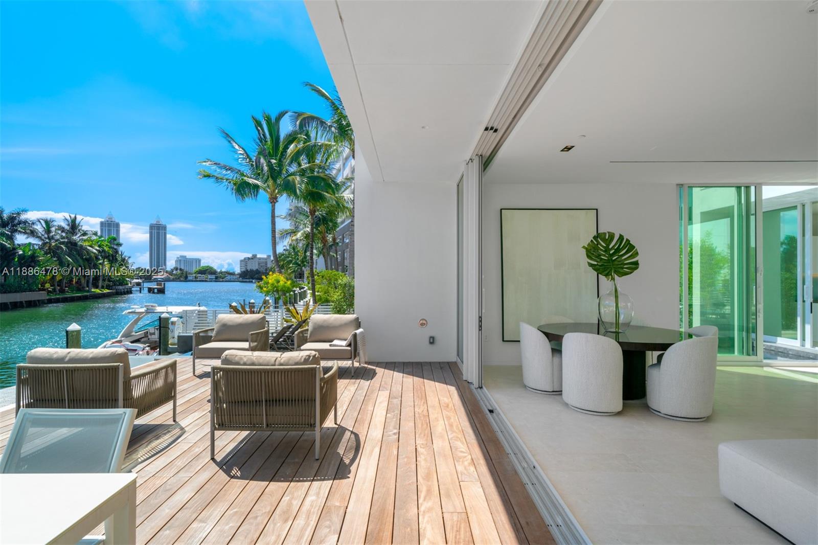 1011 W 48th St #8 Miami Beach, FL 33140 1011 W 48th St #8 Miami Beach, FL 33140
