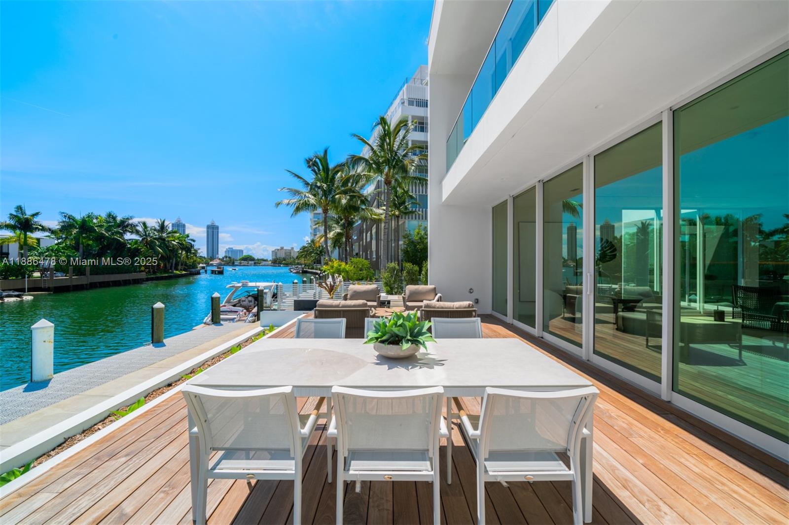 1011 W 48th St #8 Miami Beach, FL 33140 1011 W 48th St #8 Miami Beach, FL 33140
