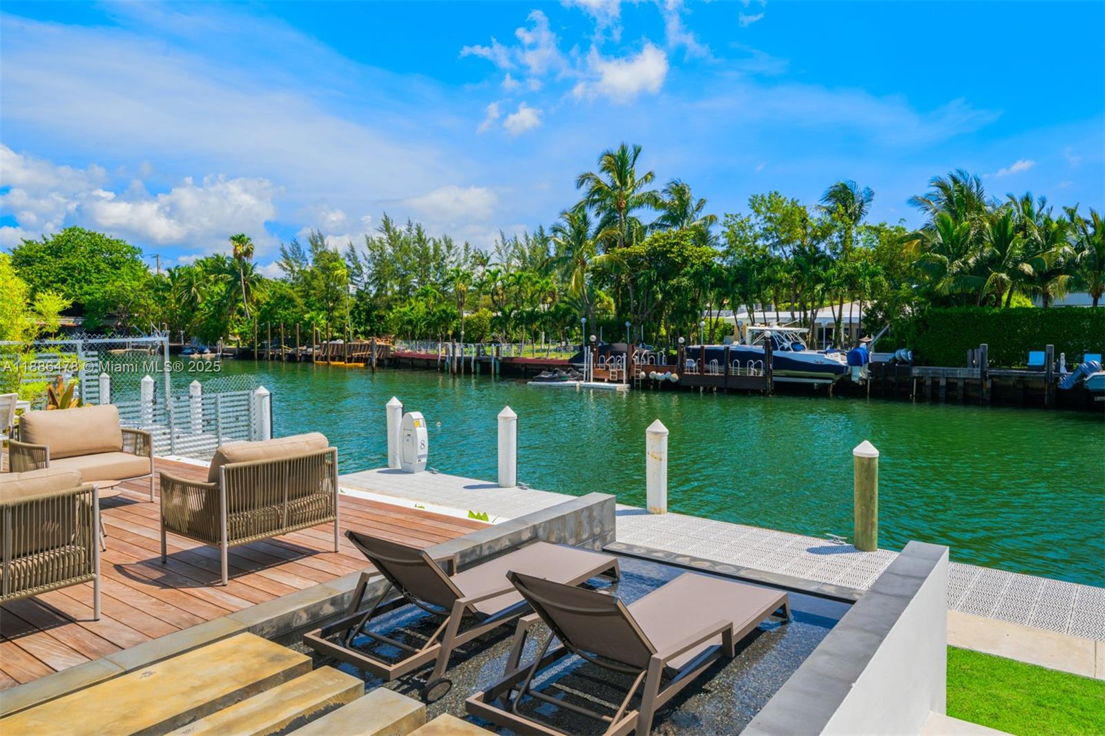 1011 W 48th St #8 Miami Beach, FL 33140 1011 W 48th St #8 Miami Beach, FL 33140