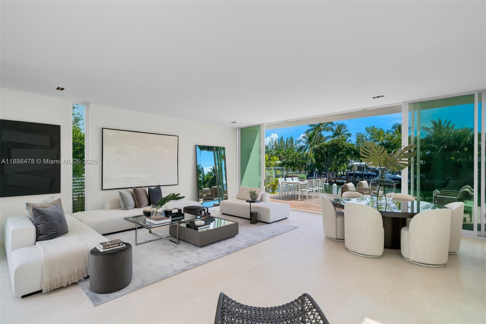 1011 W 48th St #8 Miami Beach, FL 33140 1011 W 48th St #8 Miami Beach, FL 33140