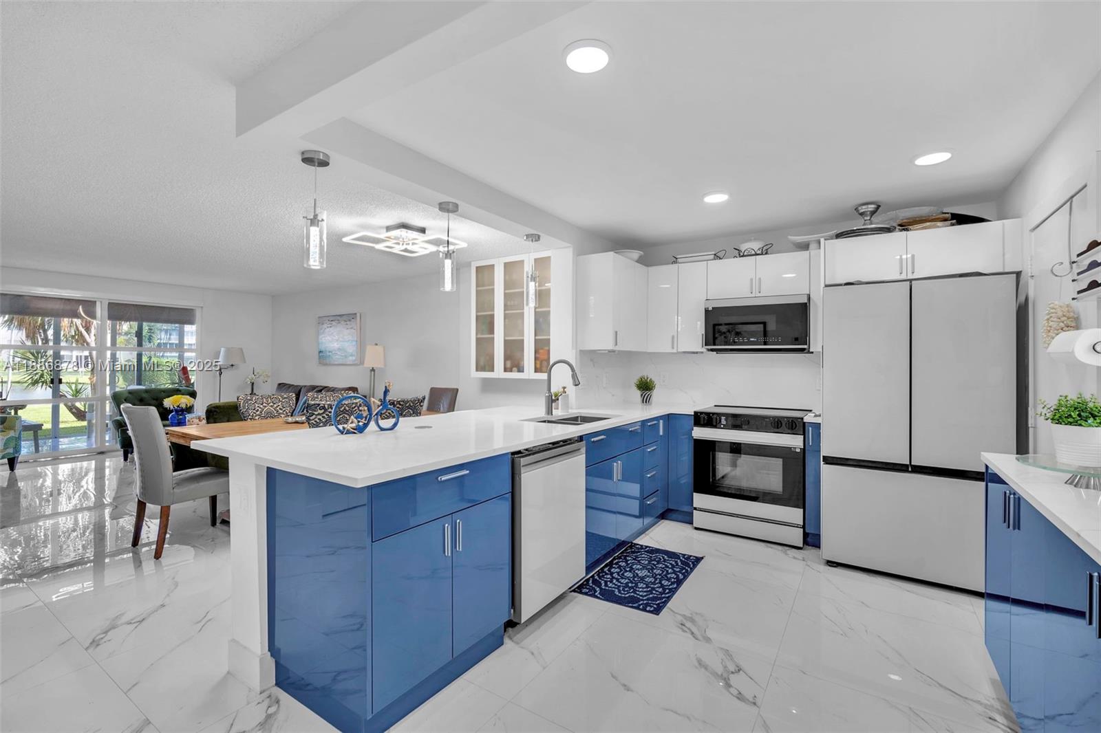 205 SE 11th Ter #101