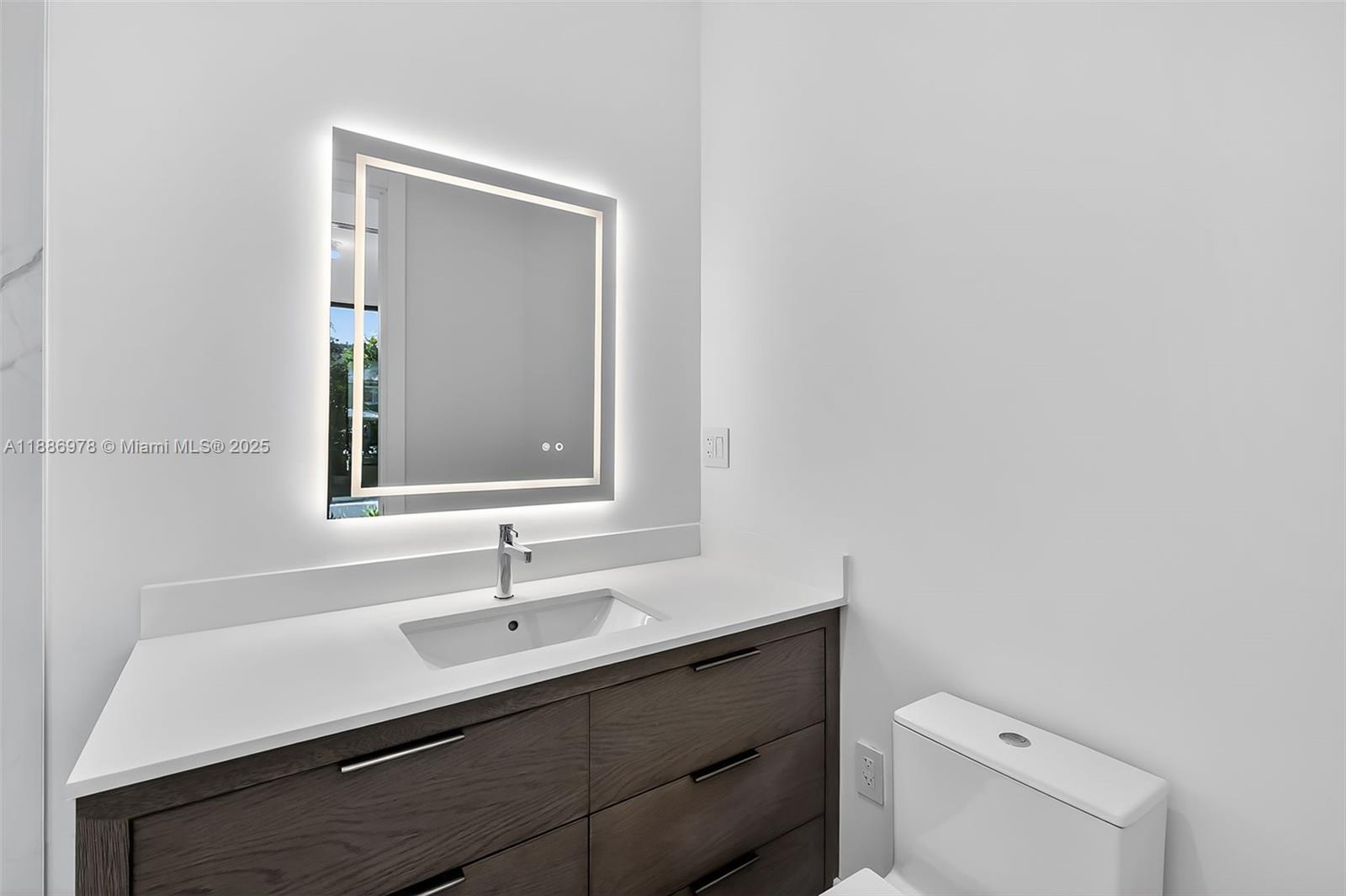 620 Solar Isle Dr Fort Lauderdale, FL 33301