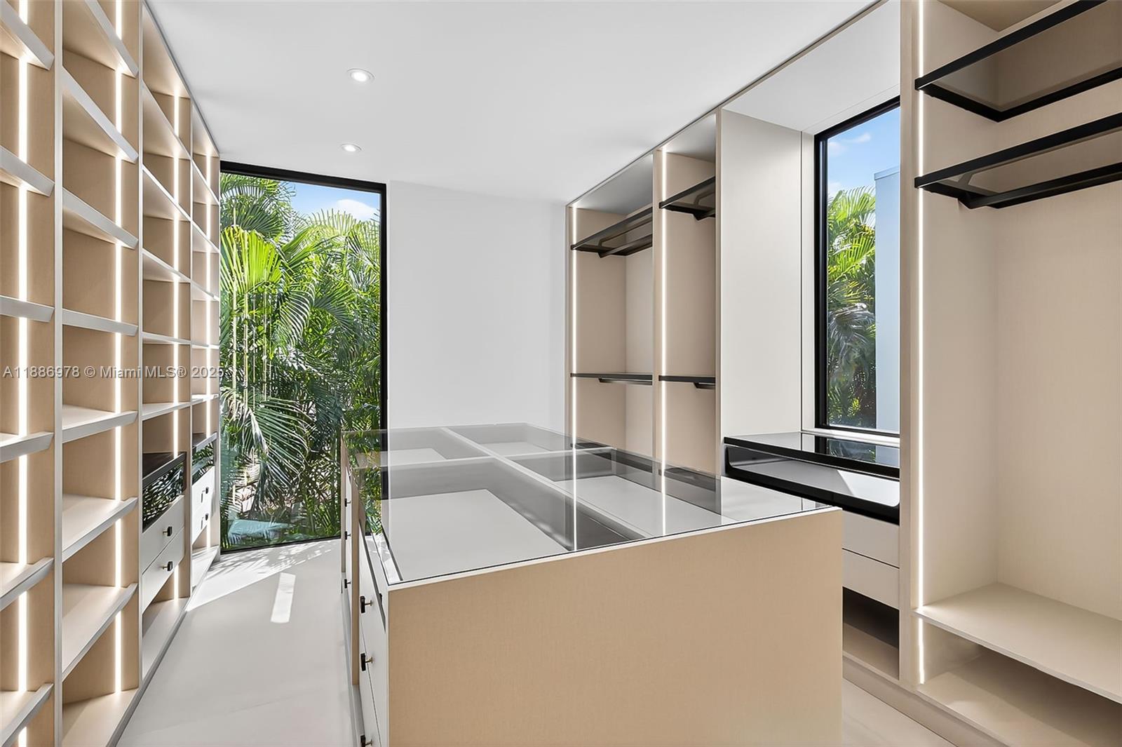 620 Solar Isle Dr Fort Lauderdale, FL 33301