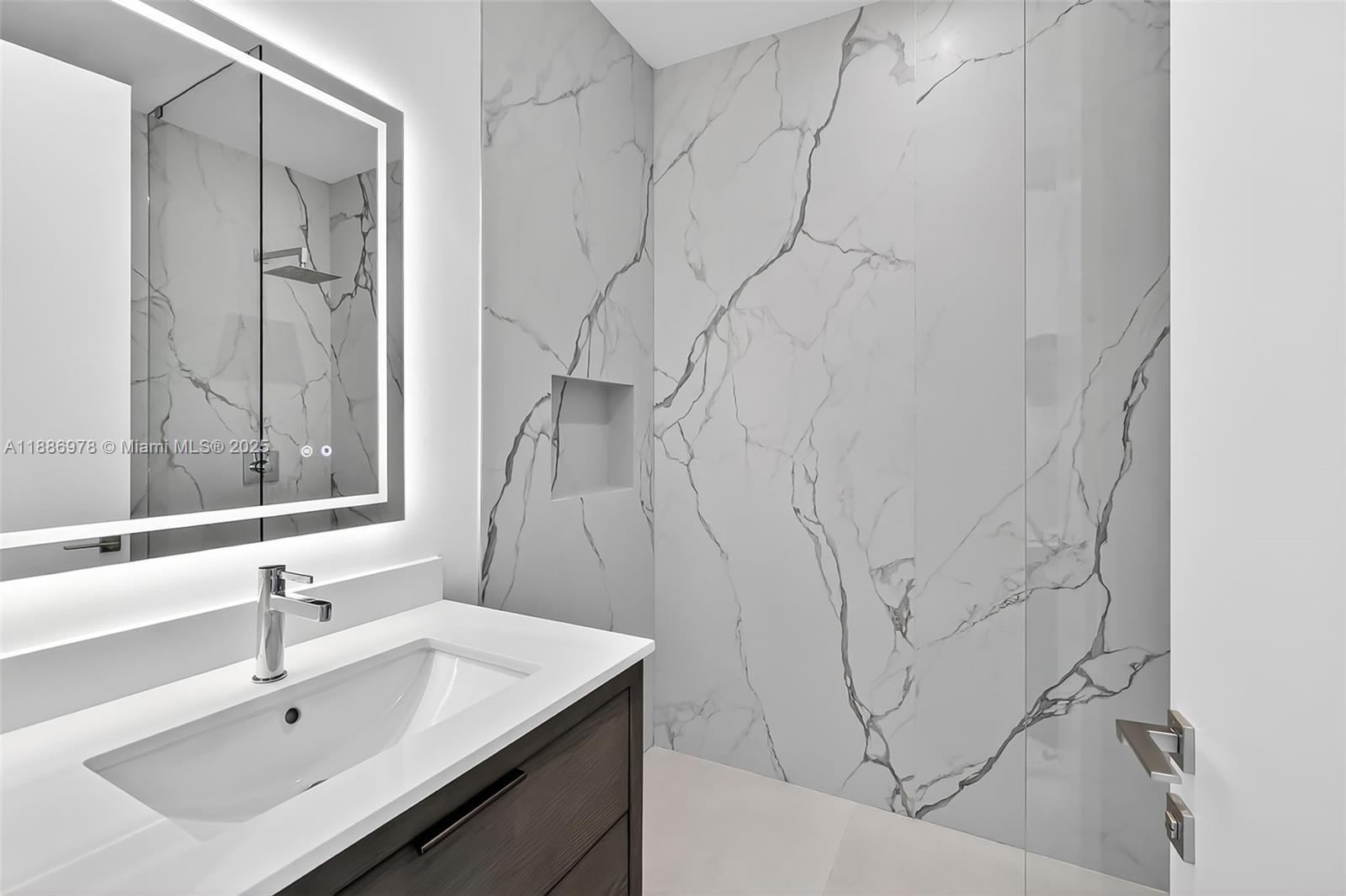 620 Solar Isle Dr Fort Lauderdale, FL 33301