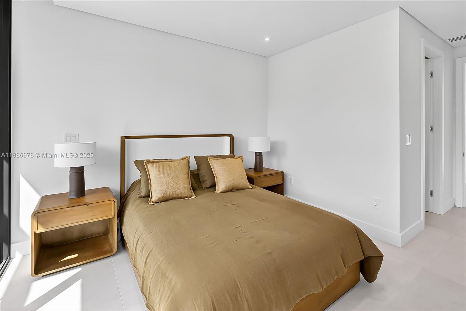 620 Solar Isle Dr Fort Lauderdale, FL 33301