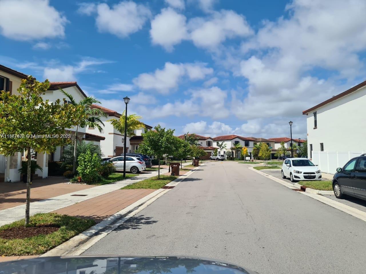 11083 W 33rd Ct Hialeah, FL 33018