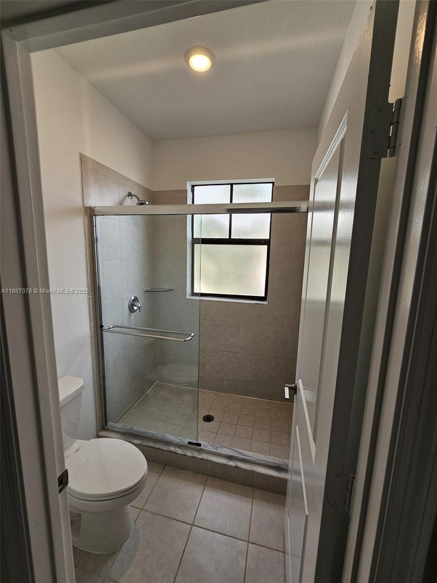 11083 W 33rd Ct Hialeah, FL 33018